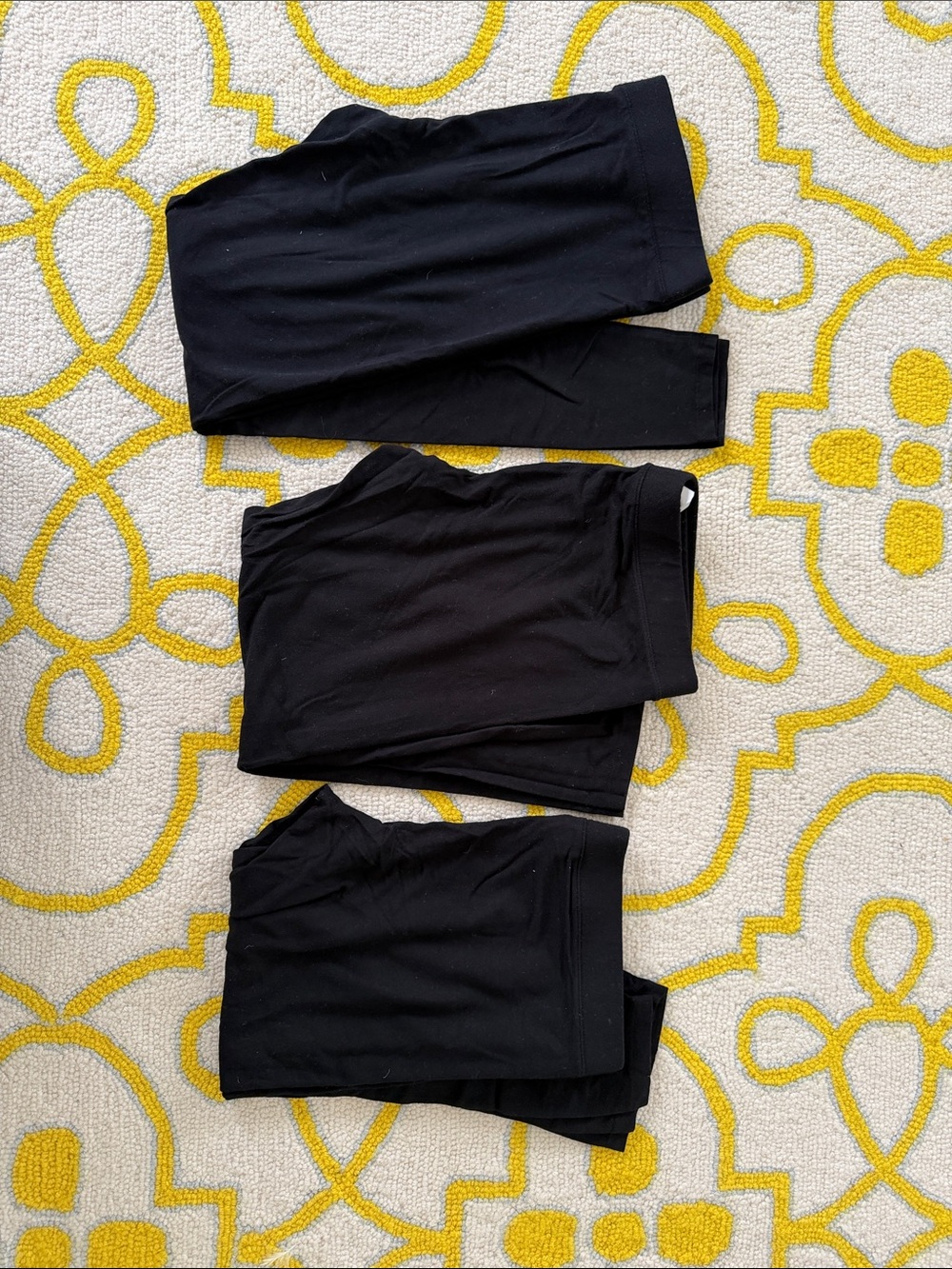 Gap Body Leggings, 1 pair of long leggings, 2 pairs of capris. Sz M